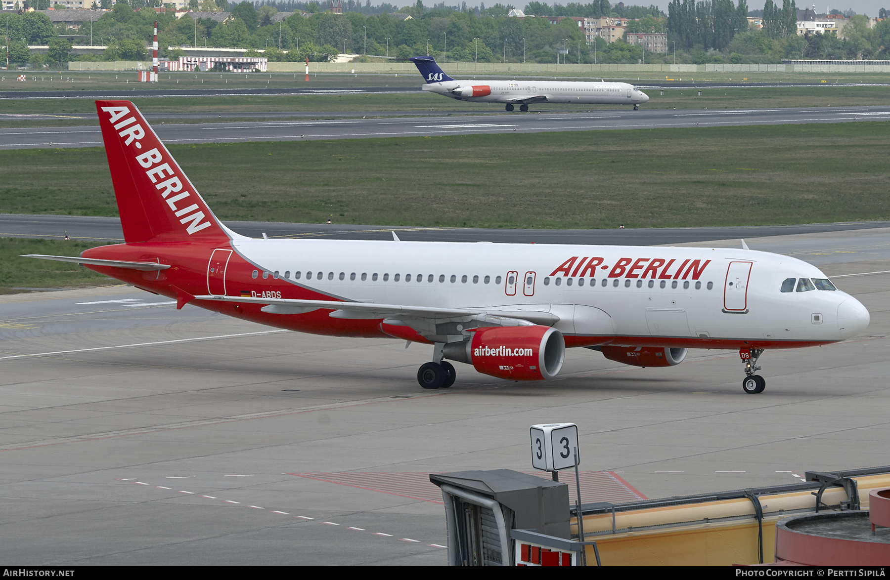 Aircraft Photo of D-ABDS | Airbus A320-214 | Air Berlin | AirHistory.net #386295