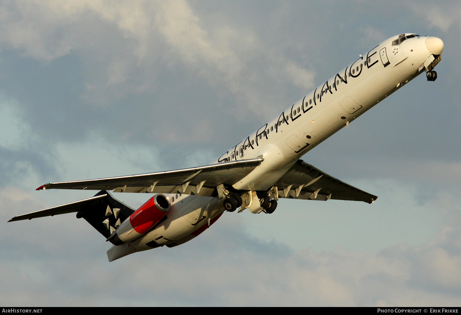 Aircraft Photo of OY-KHP | McDonnell Douglas MD-81 (DC-9-81) | Scandinavian Airlines - SAS | AirHistory.net #386358