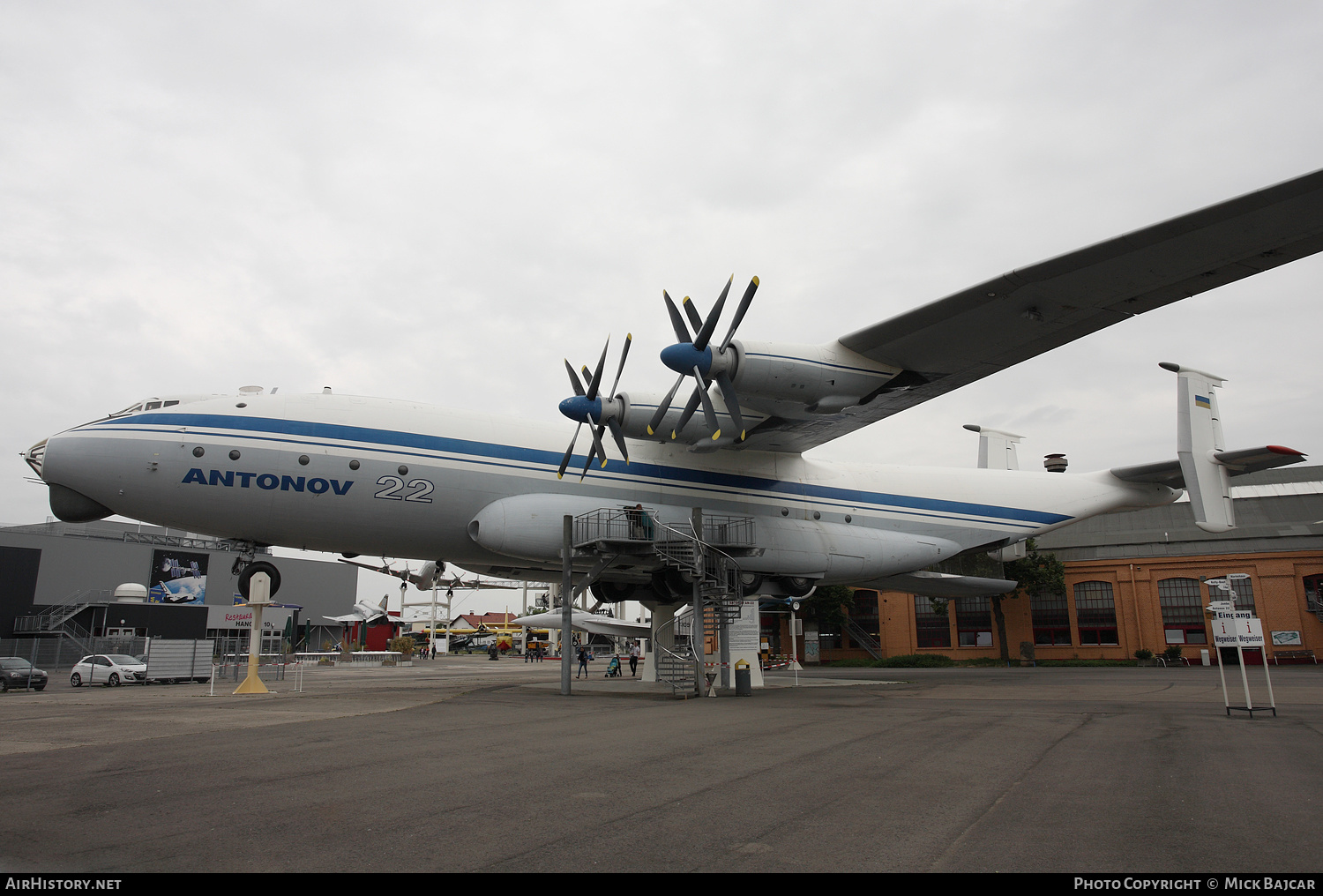 Aircraft Photo of UR-64460 | Antonov An-22 Antei | AirHistory.net #386417