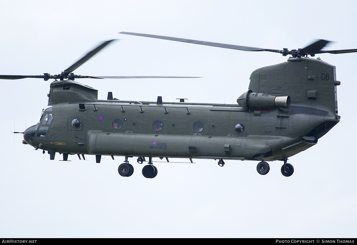 Aircraft Photo of ZD574 | Boeing Chinook HC2 (352) | UK - Air Force | AirHistory.net #386500