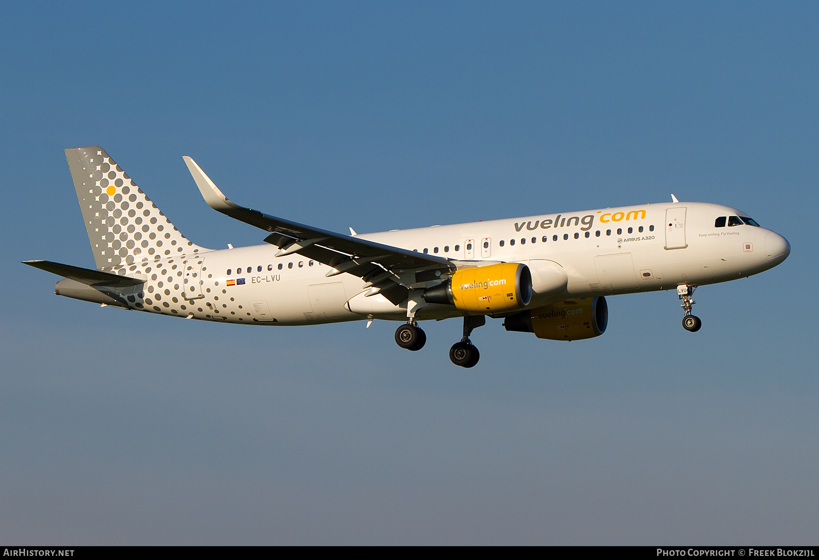 Aircraft Photo of EC-LVU | Airbus A320-214 | Vueling Airlines | AirHistory.net #386549