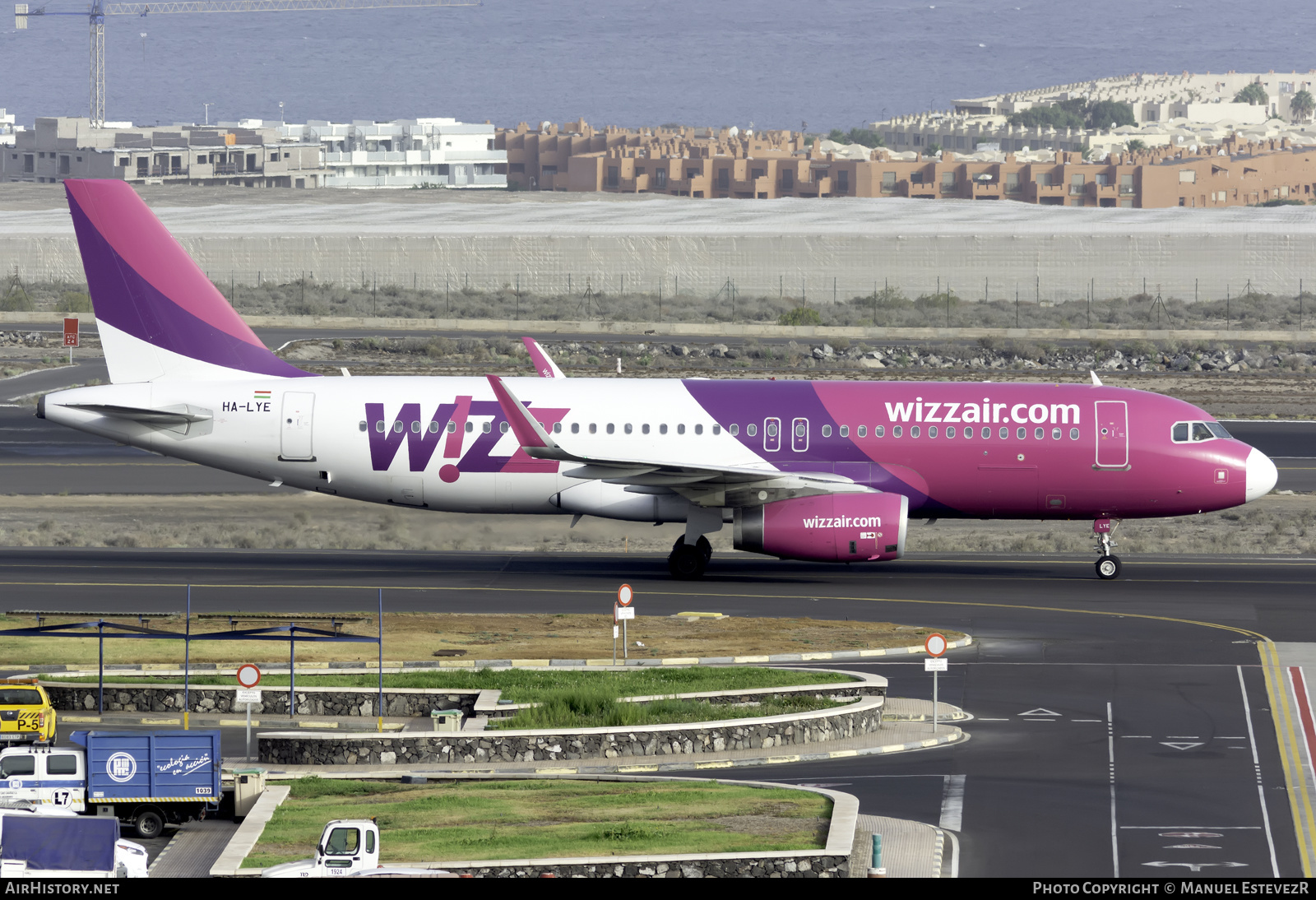 Aircraft Photo of HA-LYE | Airbus A320-232 | Wizz Air | AirHistory.net #386562