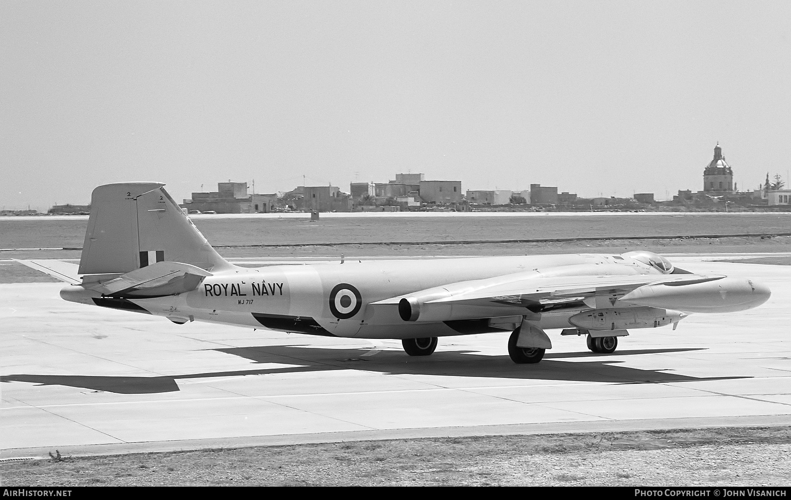 Aircraft Photo of WJ717 | English Electric Canberra TT18 | UK - Navy | AirHistory.net #386574