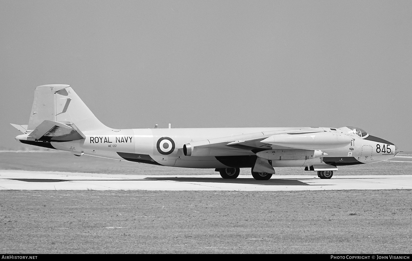 Aircraft Photo of WE122 | English Electric Canberra TT18 | UK - Navy | AirHistory.net #386575