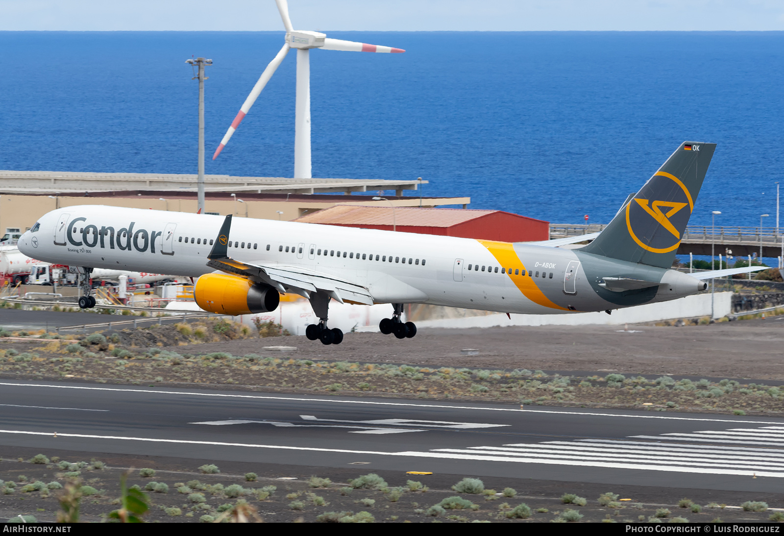 Aircraft Photo of D-ABOK | Boeing 757-330 | Condor Flugdienst | AirHistory.net #386663