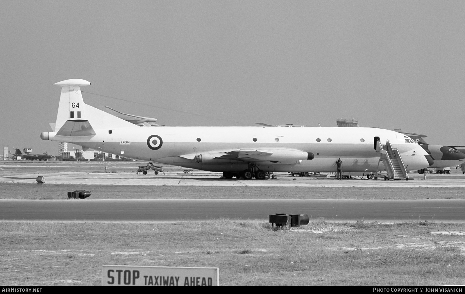 Aircraft Photo of XW664 | Hawker Siddeley HS-801 Nimrod R.1 | UK - Air Force | AirHistory.net #386841