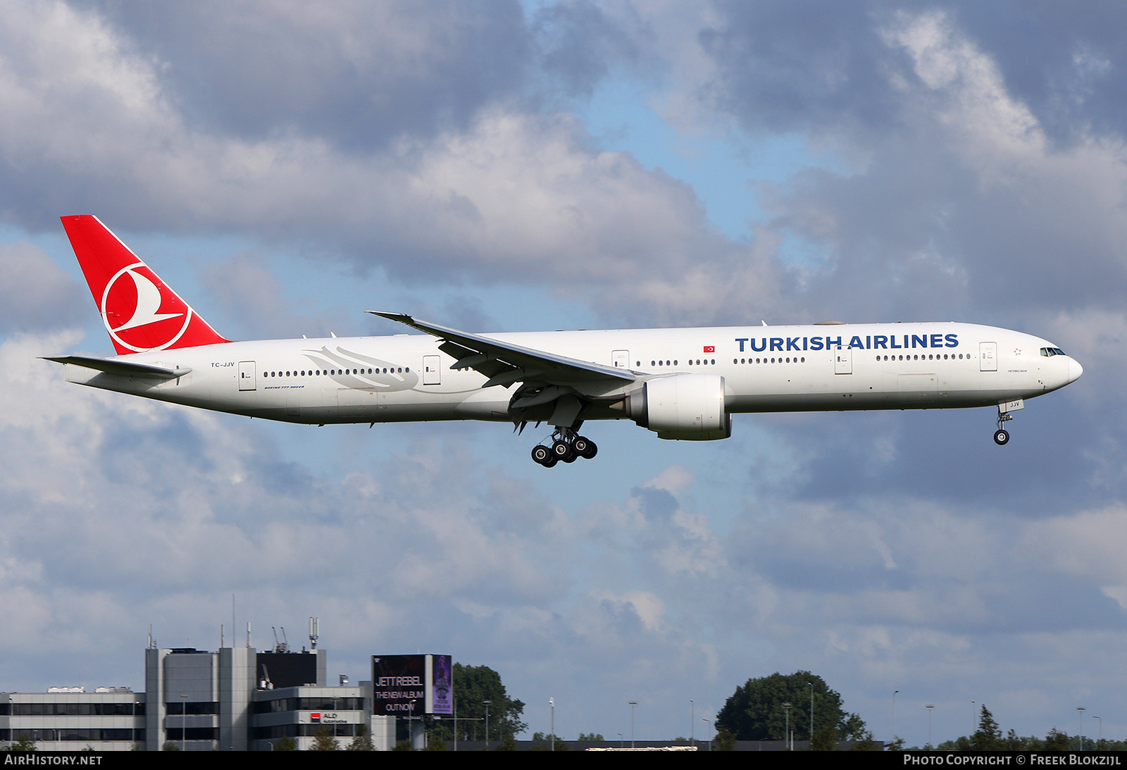 Aircraft Photo of TC-JJV | Boeing 777-3F2/ER | Turkish Airlines | AirHistory.net #386979