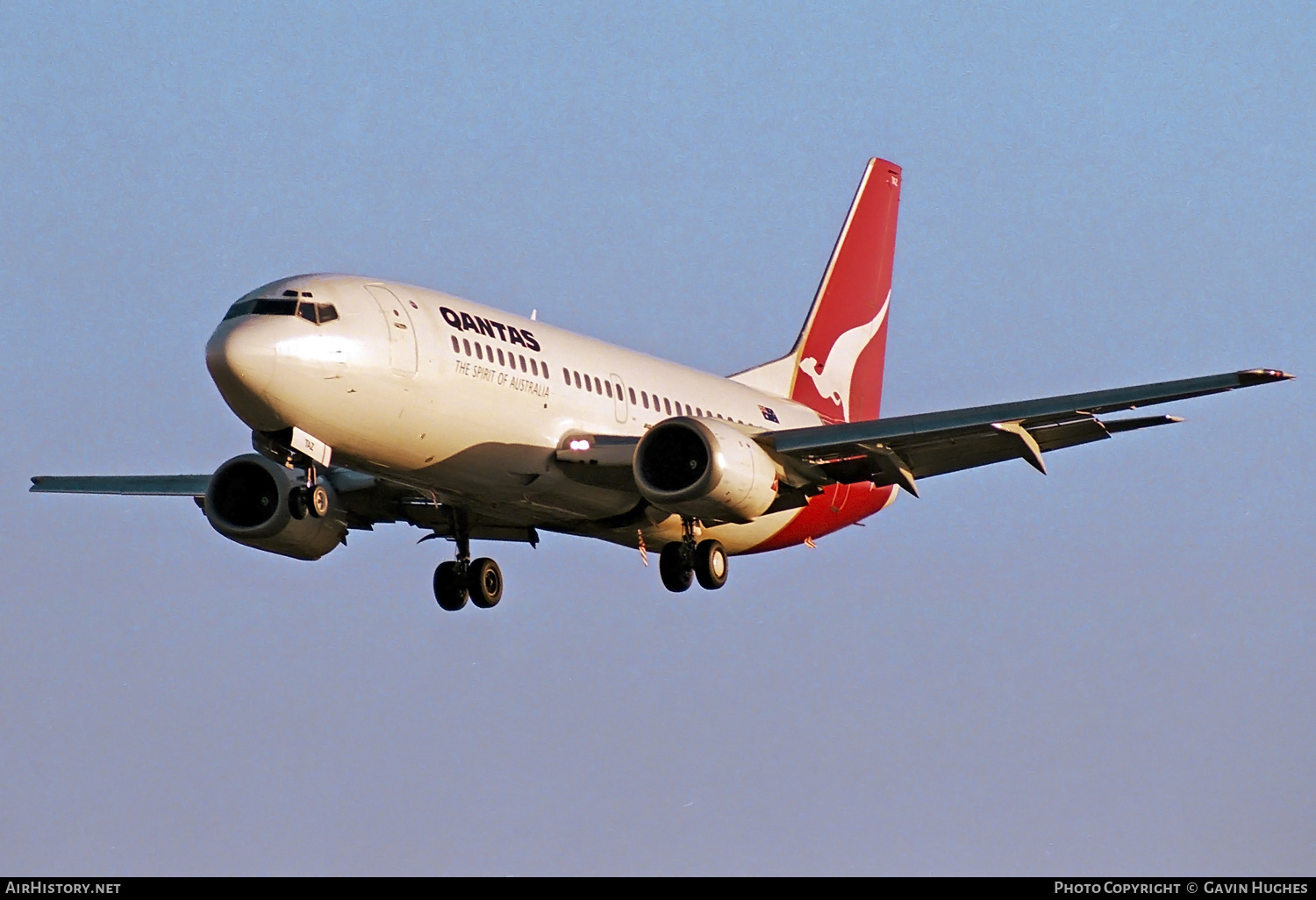 Aircraft Photo of VH-TAZ | Boeing 737-376 | Qantas | AirHistory.net #387030