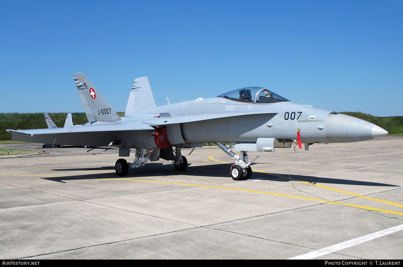 Aircraft Photo of J-5007 | McDonnell Douglas F/A-18C Hornet | Switzerland - Air Force | AirHistory.net #387174