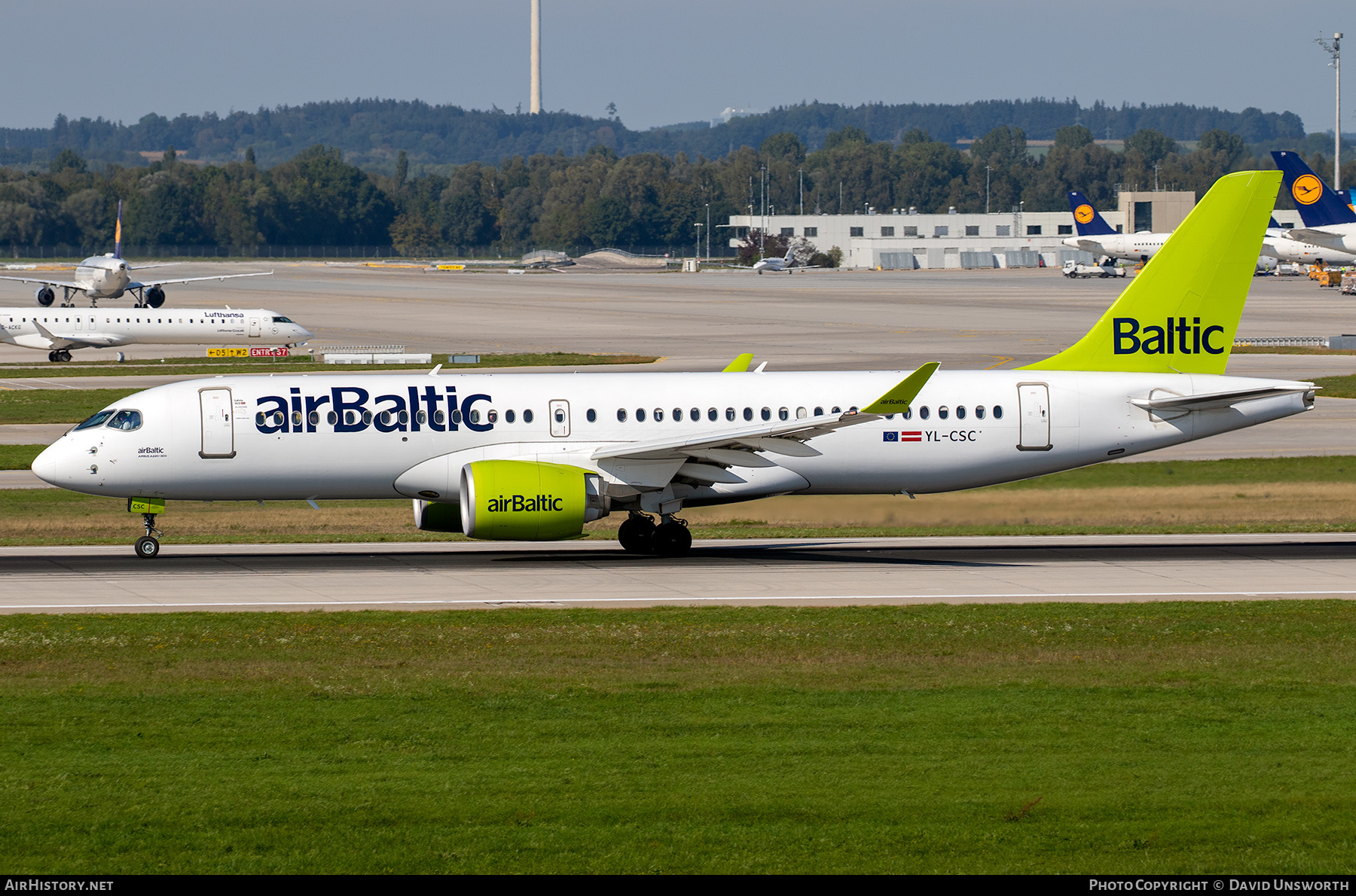 Aircraft Photo of YL-CSC | Bombardier CSeries CS300 (BD-500-1A11) | AirBaltic | AirHistory.net #387190