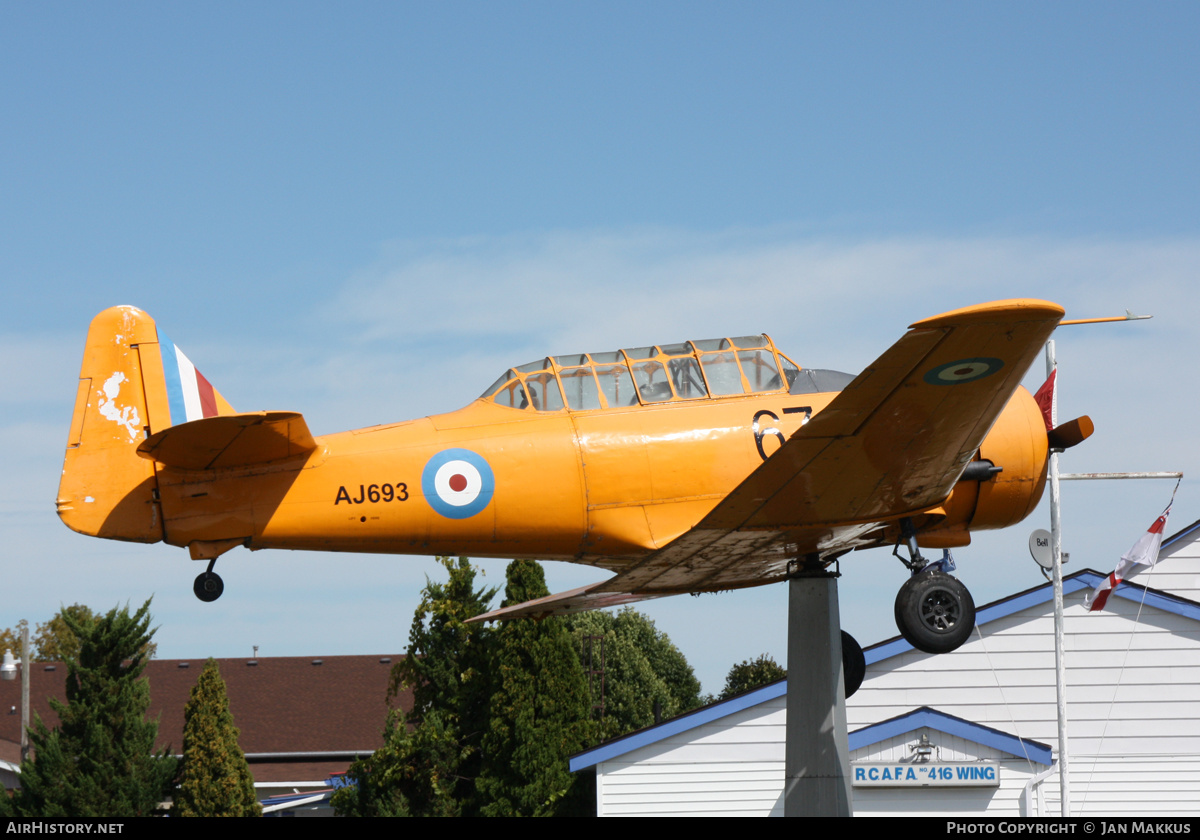 Aircraft Photo of AJ693 | North American NA-66 Harvard Mk2 | Canada - Air Force | AirHistory.net #387199