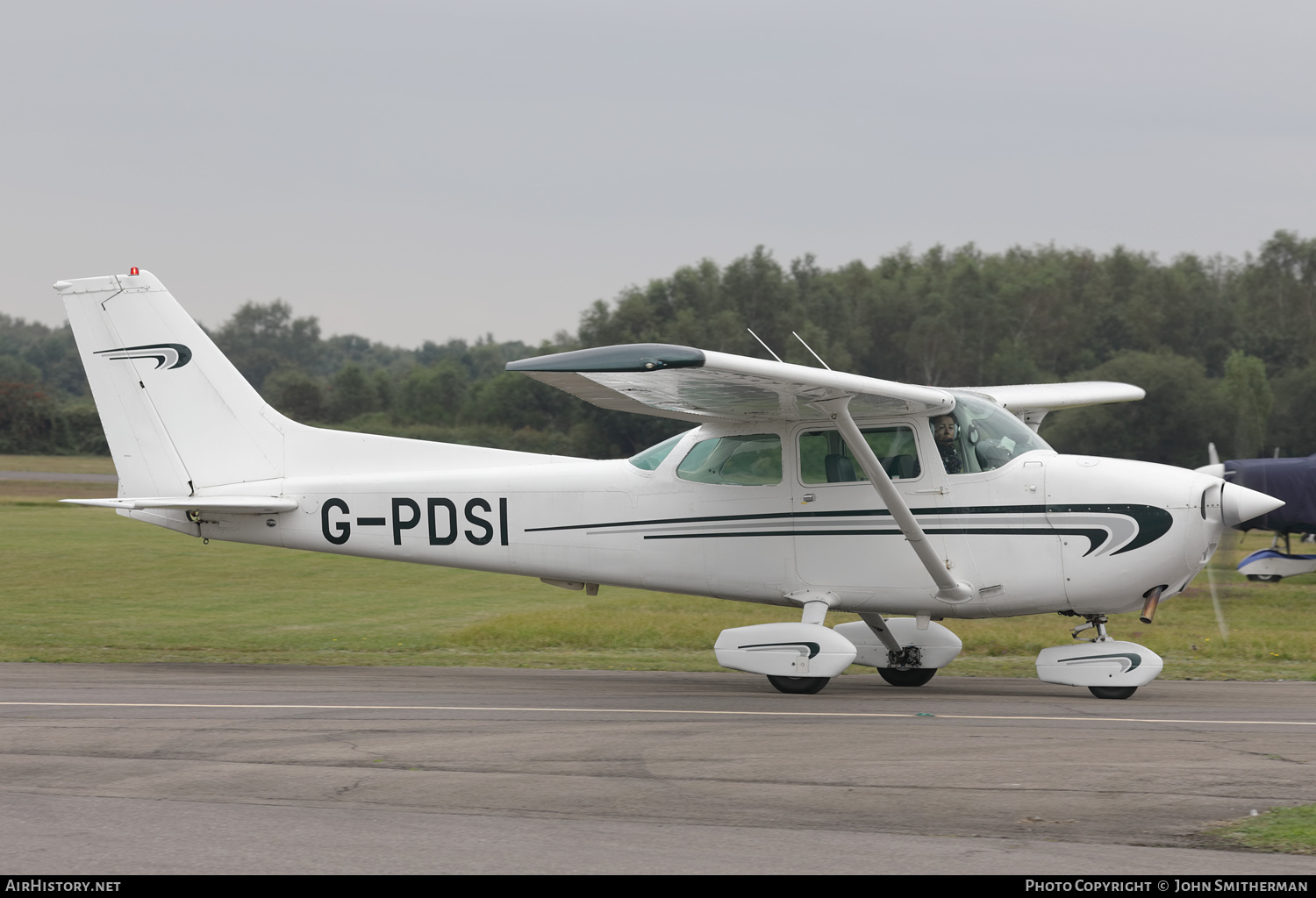 Aircraft Photo of G-PDSI | Cessna 172N Skyhawk II | AirHistory.net #387417