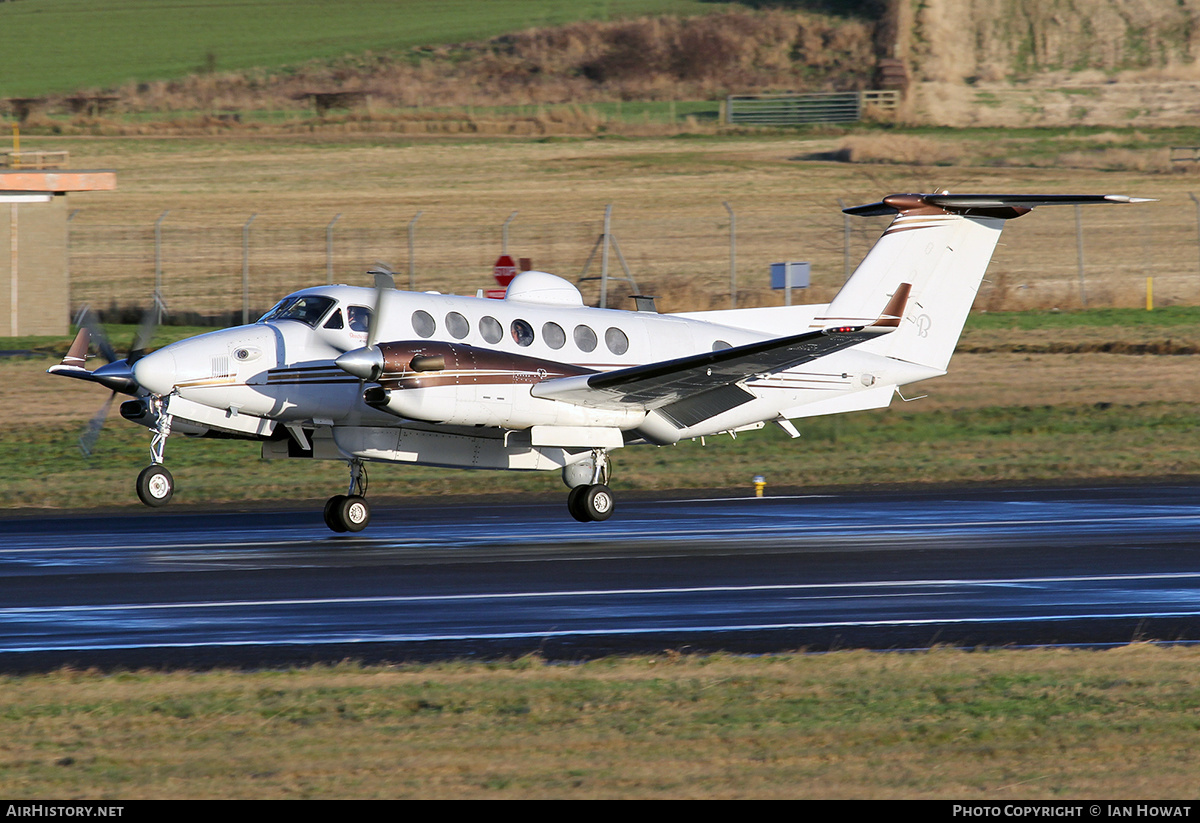 Aircraft Photo of N64TR | Hawker Beechcraft 350 King Air (B300) | AirHistory.net #387495