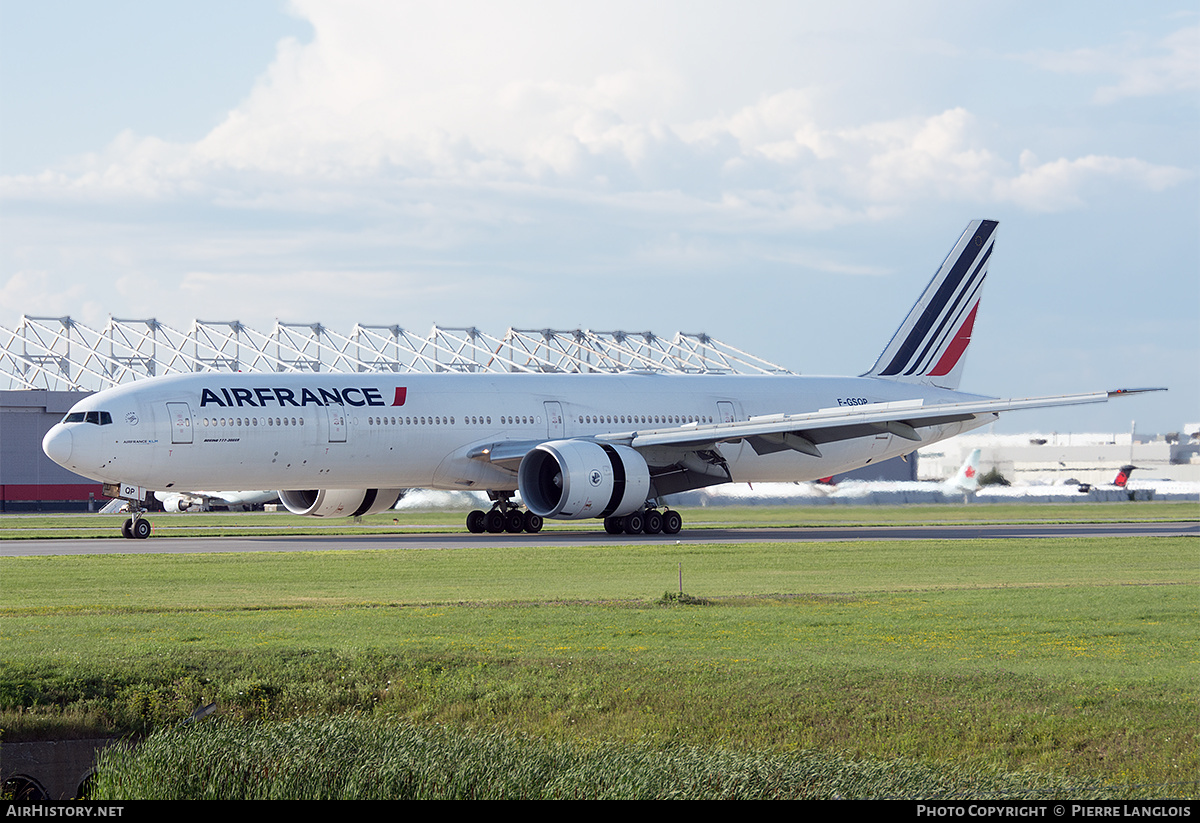 Aircraft Photo of F-GSQP | Boeing 777-328/ER | Air France | AirHistory.net #387561