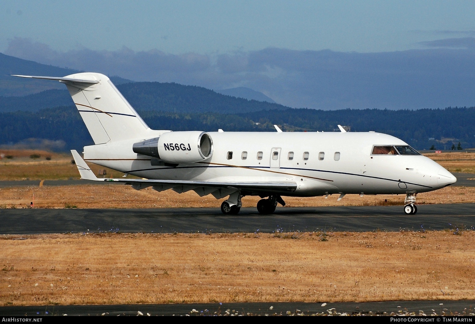 Aircraft Photo of N56GJ | Bombardier Challenger 604 (CL-600-2B16) | AirHistory.net #387624