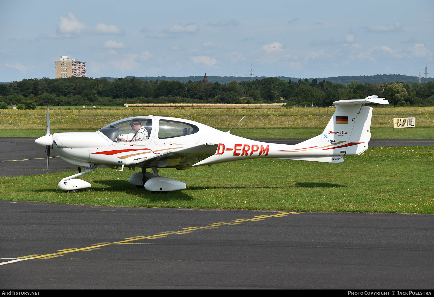 Aircraft Photo of D-ERPM | Diamond DA40-180 Diamond Star | ACC Flug | AirHistory.net #387665