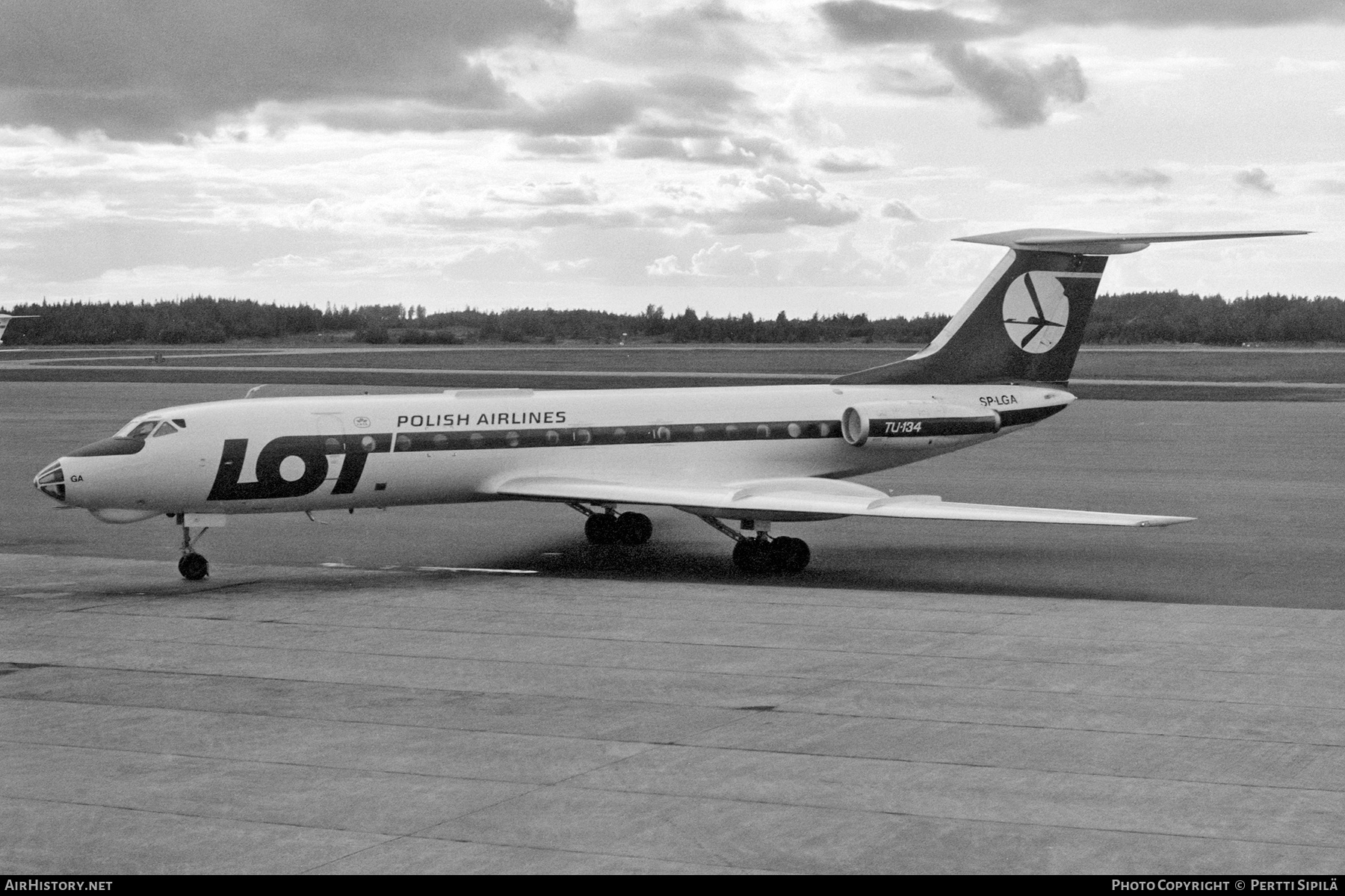 Aircraft Photo of SP-LGA | Tupolev Tu-134 | LOT Polish Airlines - Polskie Linie Lotnicze | AirHistory.net #387729