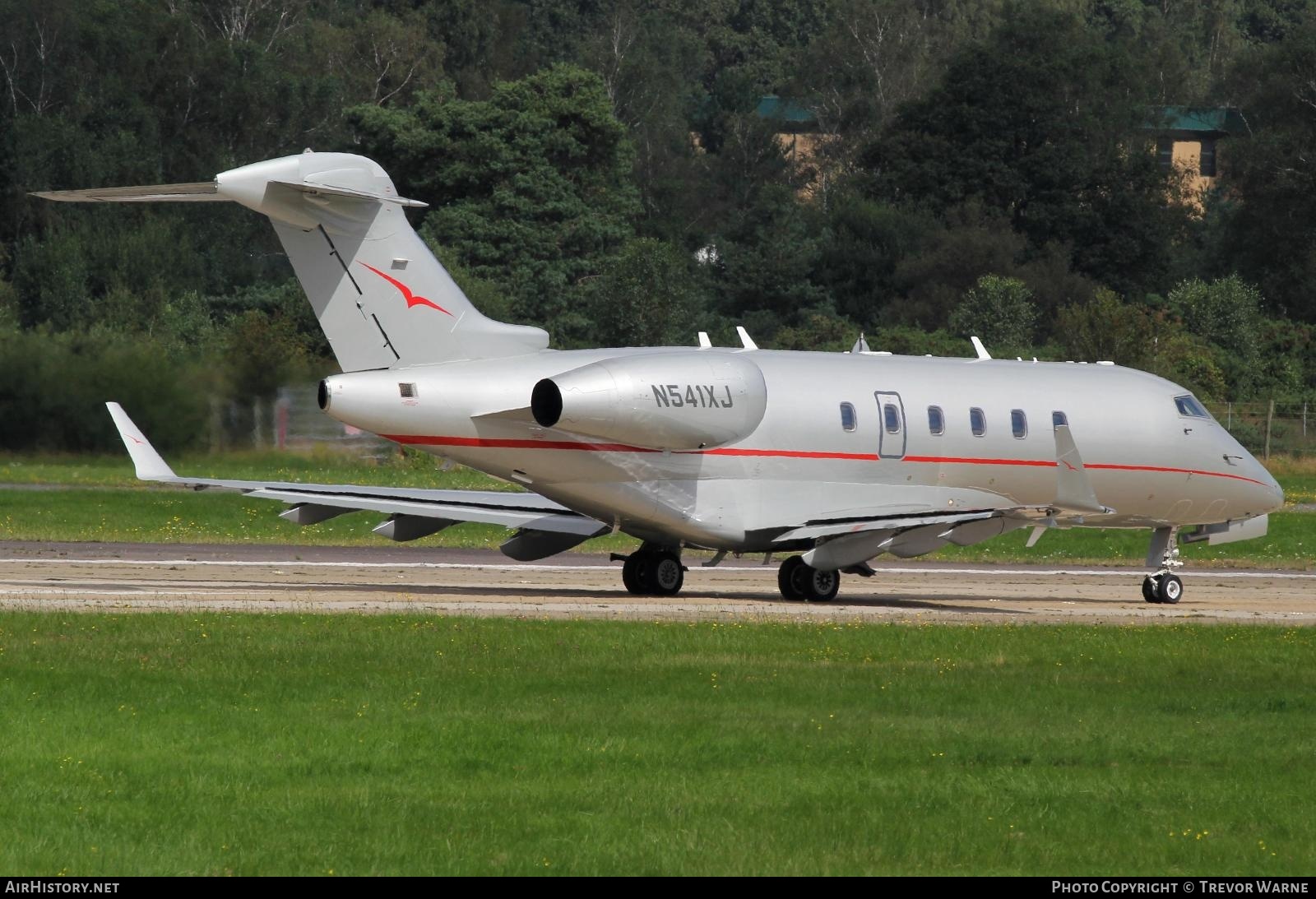 Aircraft Photo of N541XJ | Bombardier Challenger 300 (BD-100-1A10) | AirHistory.net #387791