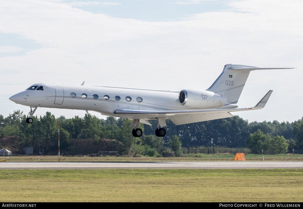 Aircraft Photo of 102005 | Gulfstream Aerospace Tp102D Gulfstream V (G-V-SP) | Sweden - Air Force | AirHistory.net #387846