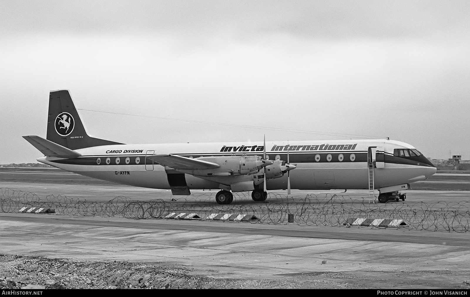 Aircraft Photo of G-AYFN | Vickers 952 Vanguard | Invicta International Airlines | AirHistory.net #387897