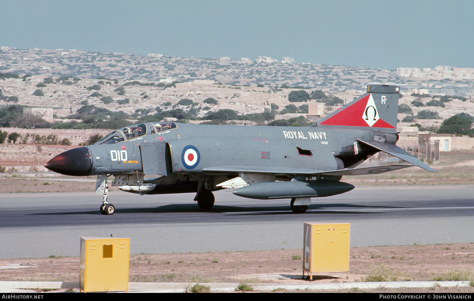 Aircraft Photo of XV587 | McDonnell Douglas F-4K Phantom FG1 | UK - Navy | AirHistory.net #387901