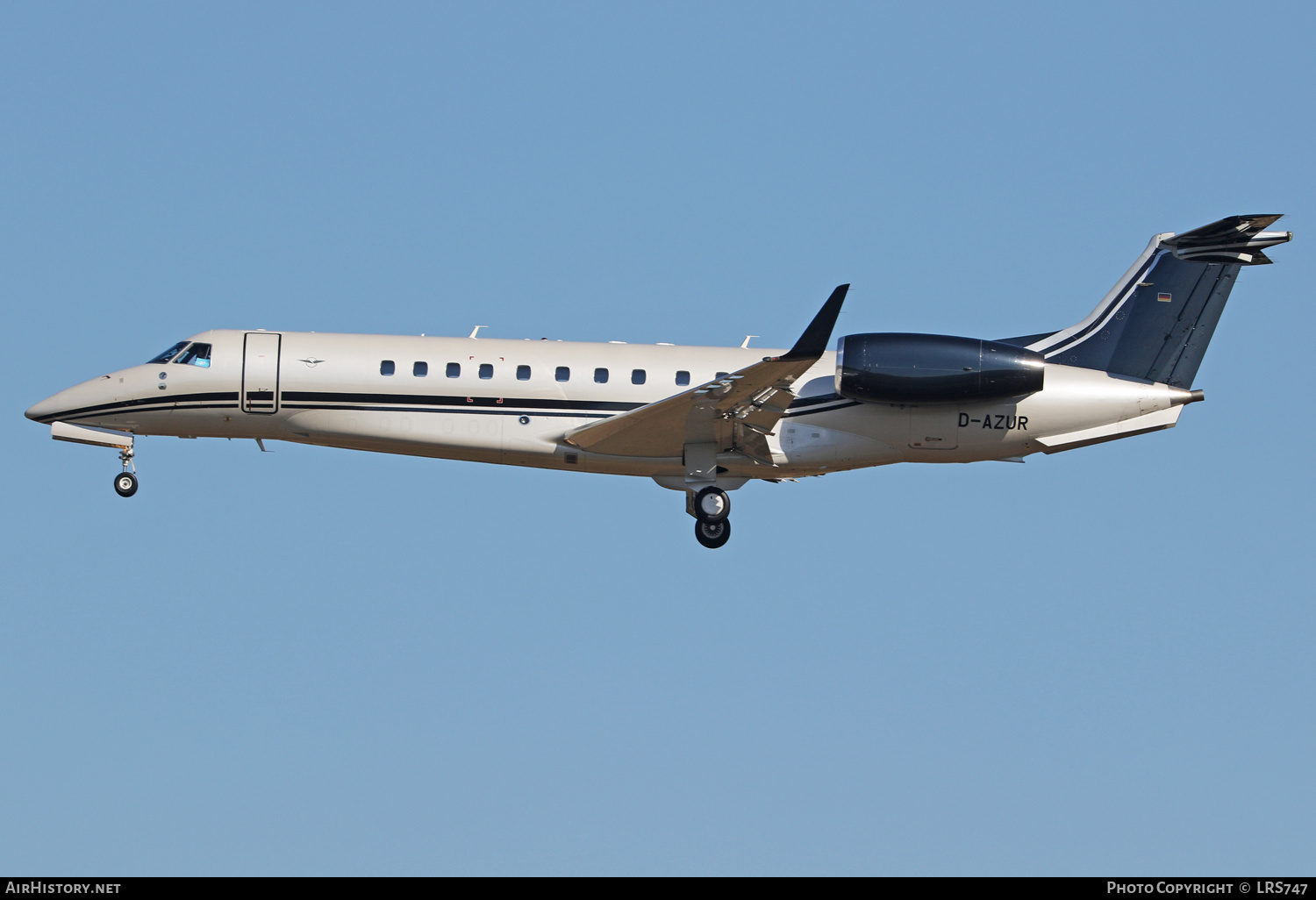 Aircraft Photo of D-AZUR | Embraer Legacy 650 (EMB-135BJ) | AirHistory.net #388177
