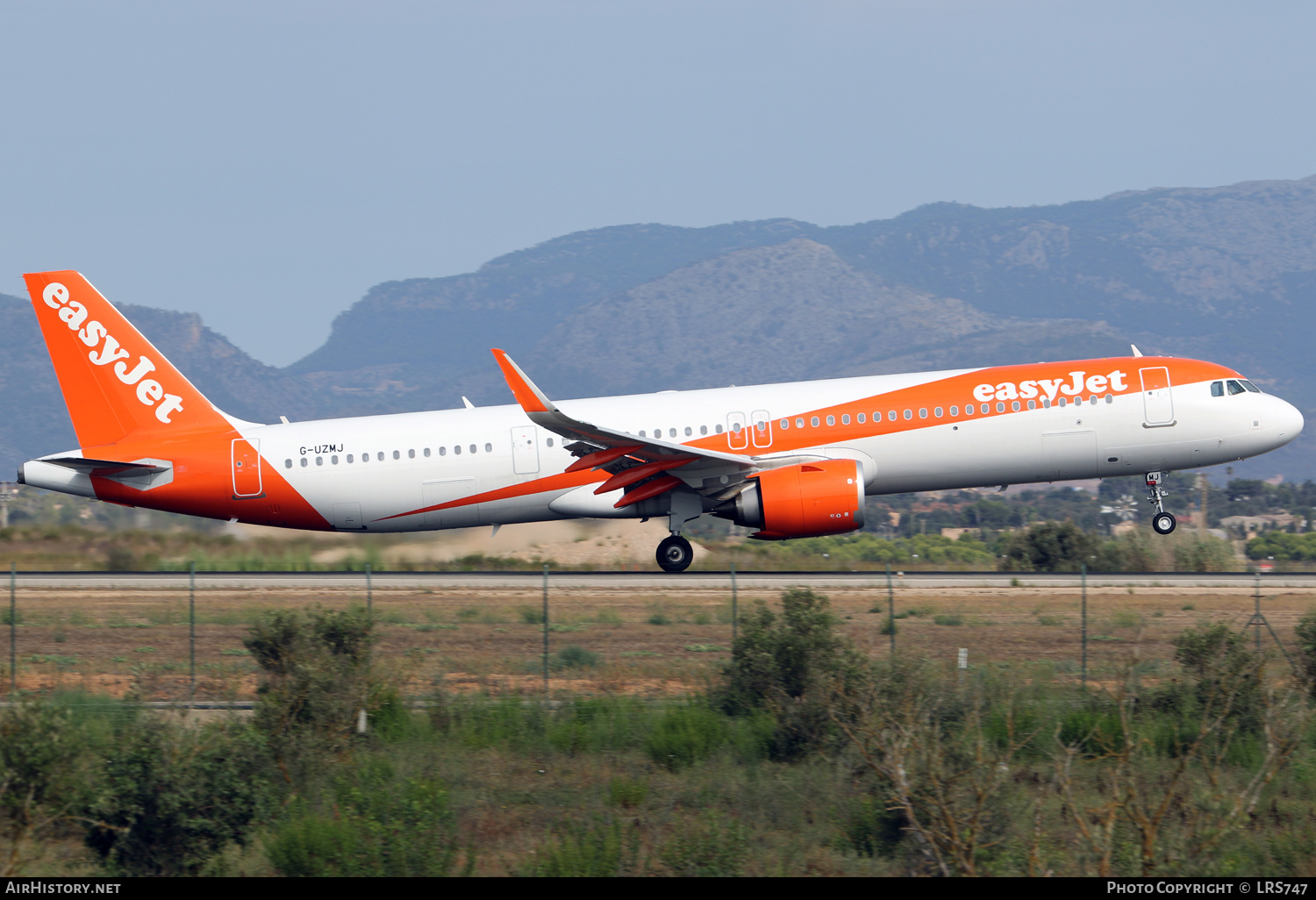 Aircraft Photo of G-UZMJ | Airbus A321-251NX | EasyJet | AirHistory.net #388181