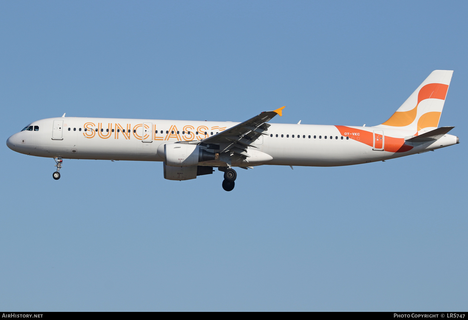 Aircraft Photo of OY-VKC | Airbus A321-211 | Sunclass Airlines | AirHistory.net #388267