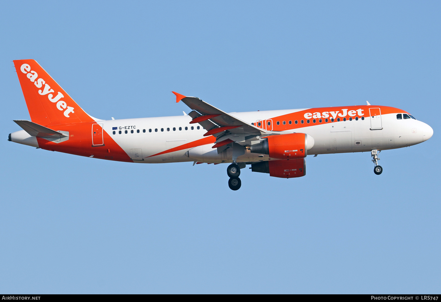 Aircraft Photo of G-EZTC | Airbus A320-214 | EasyJet | AirHistory.net #388269