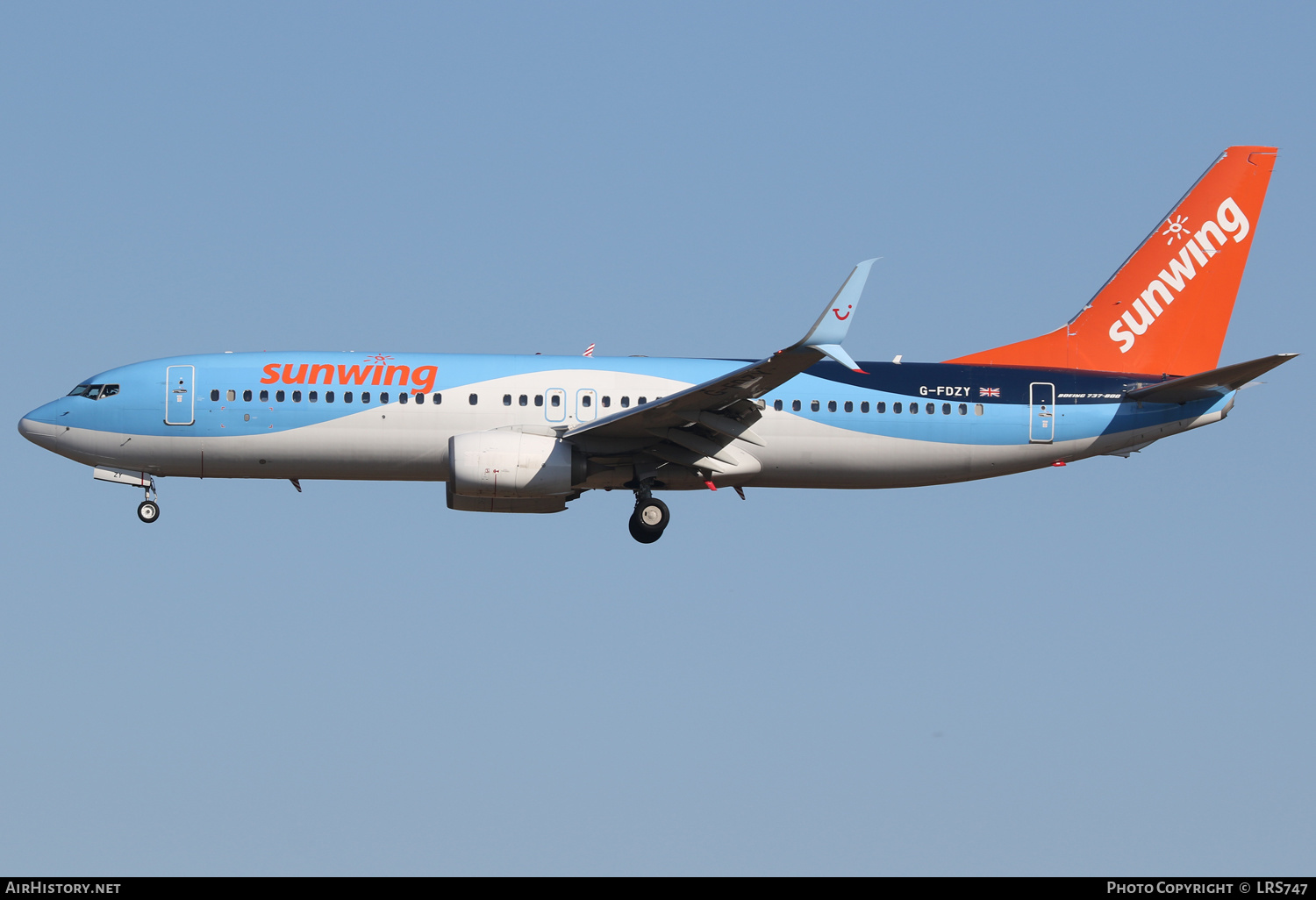 Aircraft Photo of G-FDZY | Boeing 737-8K5 | Sunwing Airlines | AirHistory.net #388276