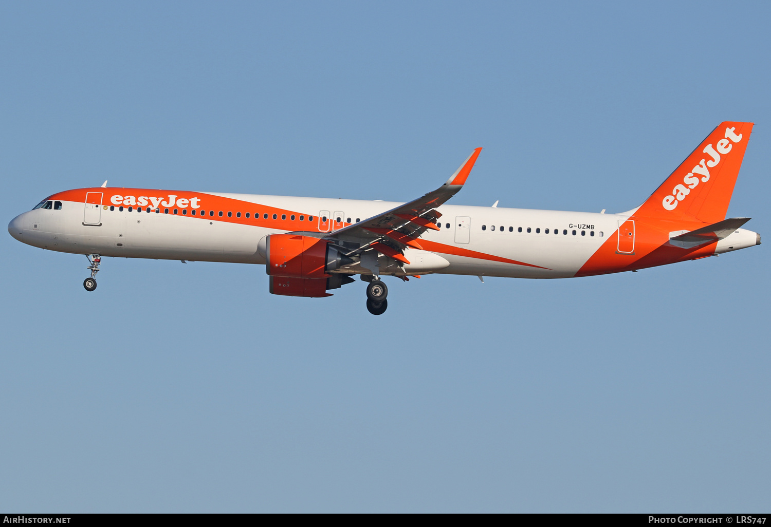 Aircraft Photo of G-UZMB | Airbus A321-251NX | EasyJet | AirHistory.net #388282