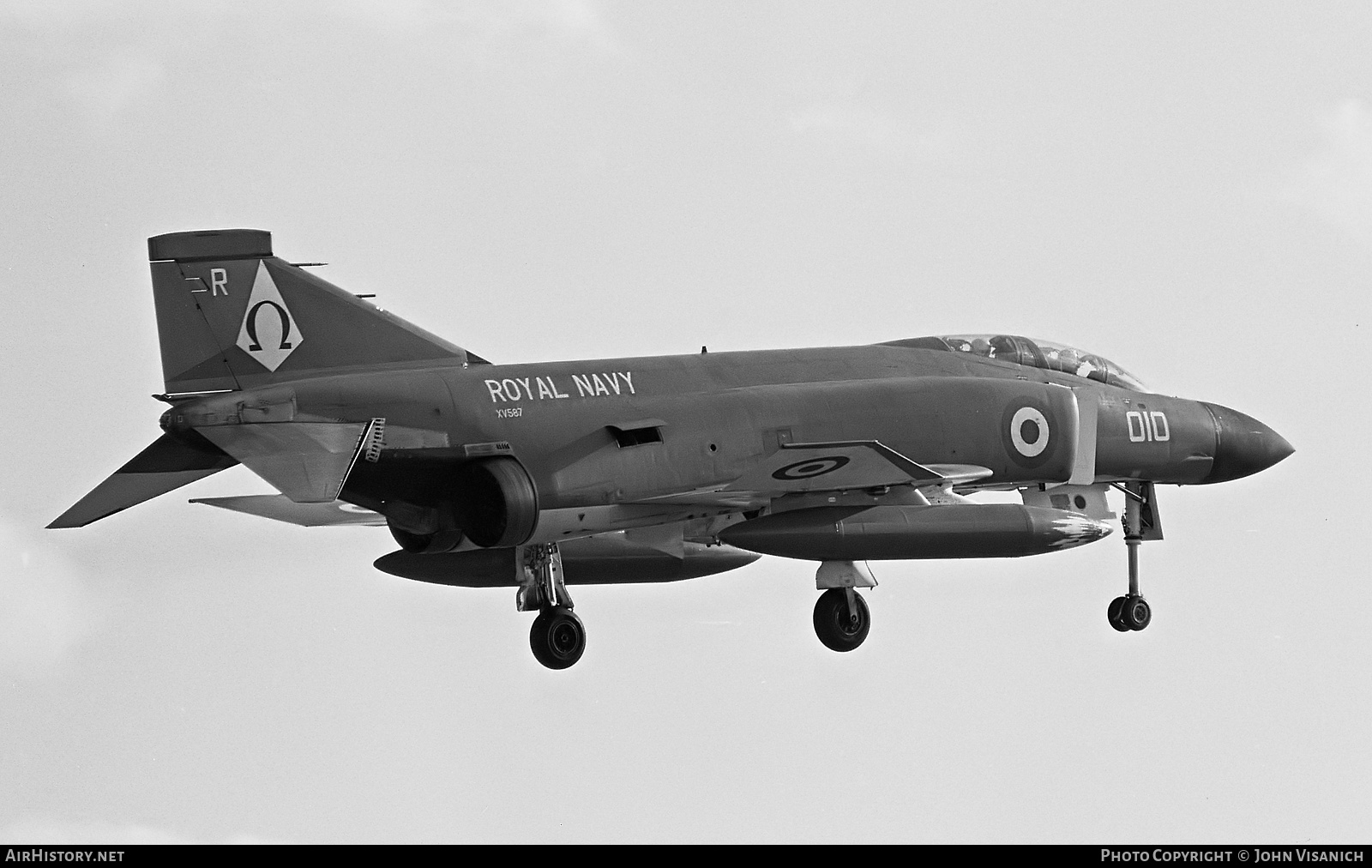 Aircraft Photo of XV587 | McDonnell Douglas F-4K Phantom FG1 | UK - Navy | AirHistory.net #388356