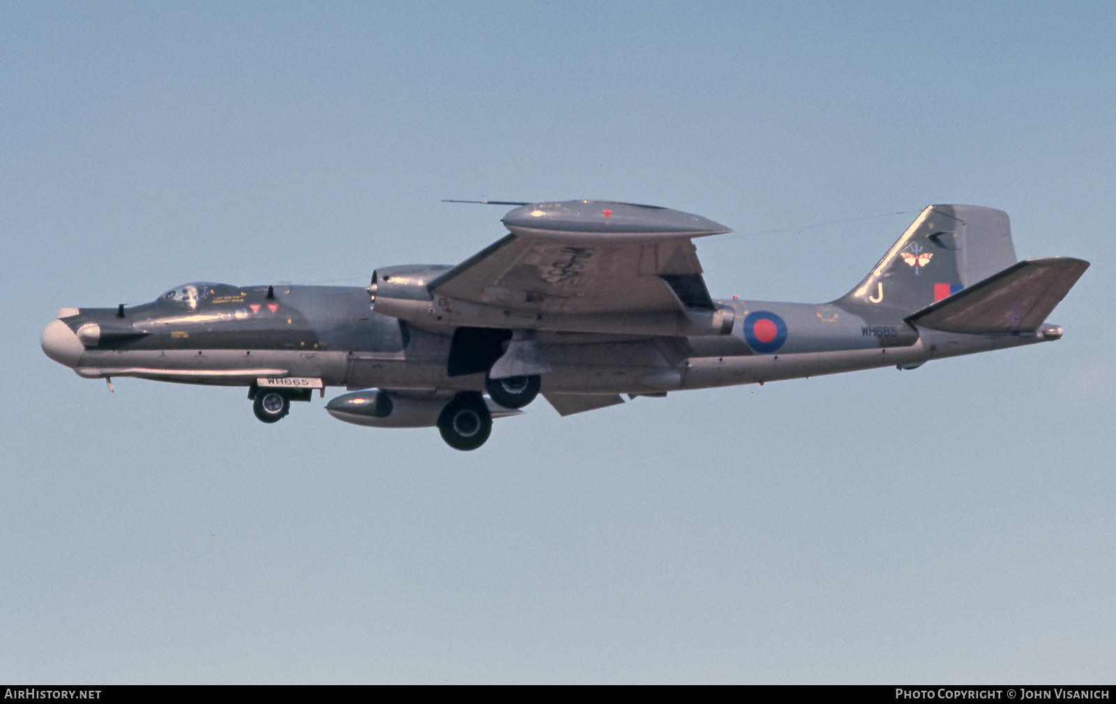 Aircraft Photo of WH665 | English Electric Canberra T17 | UK - Air Force | AirHistory.net #388362