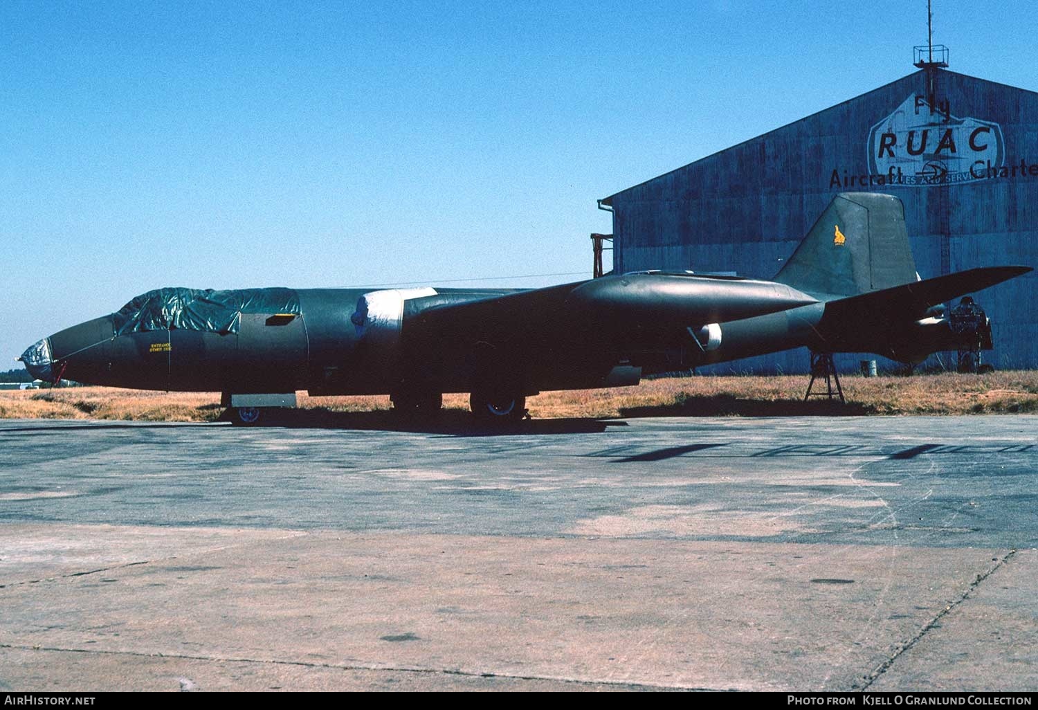 Aircraft Photo of 2055 | English Electric Canberra B2 | Zimbabwe - Air Force | AirHistory.net #388366