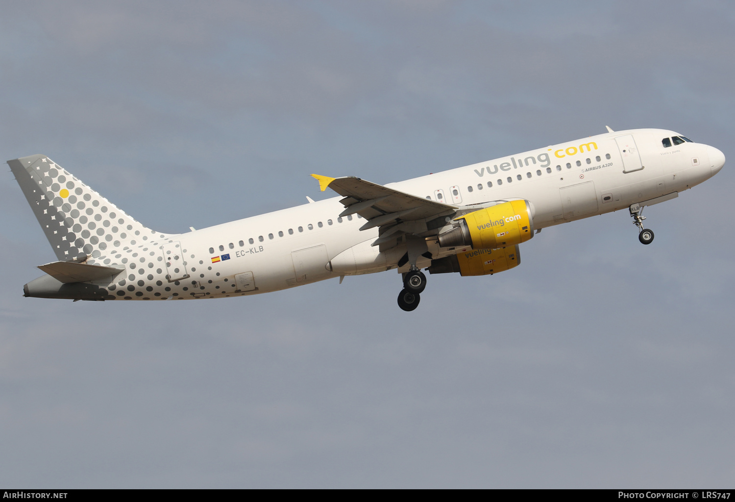 Aircraft Photo of EC-KLB | Airbus A320-214 | Vueling Airlines | AirHistory.net #388376