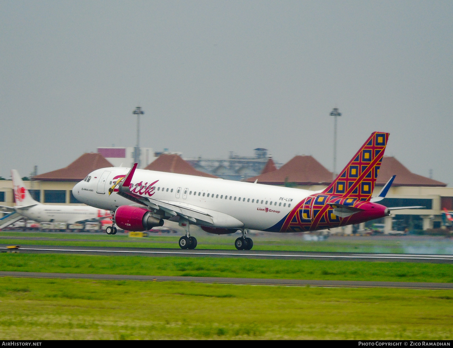 Aircraft Photo of PK-LUW | Airbus A320-214 | Batik Air | AirHistory.net #388392