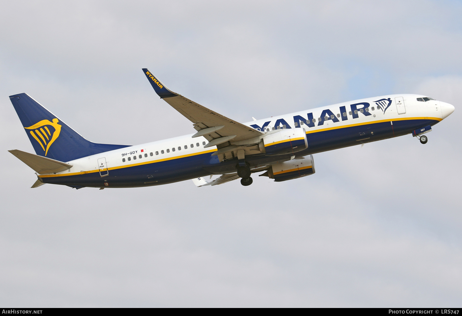 Aircraft Photo of 9H-QDY | Boeing 737-800 | Ryanair | AirHistory.net #388394