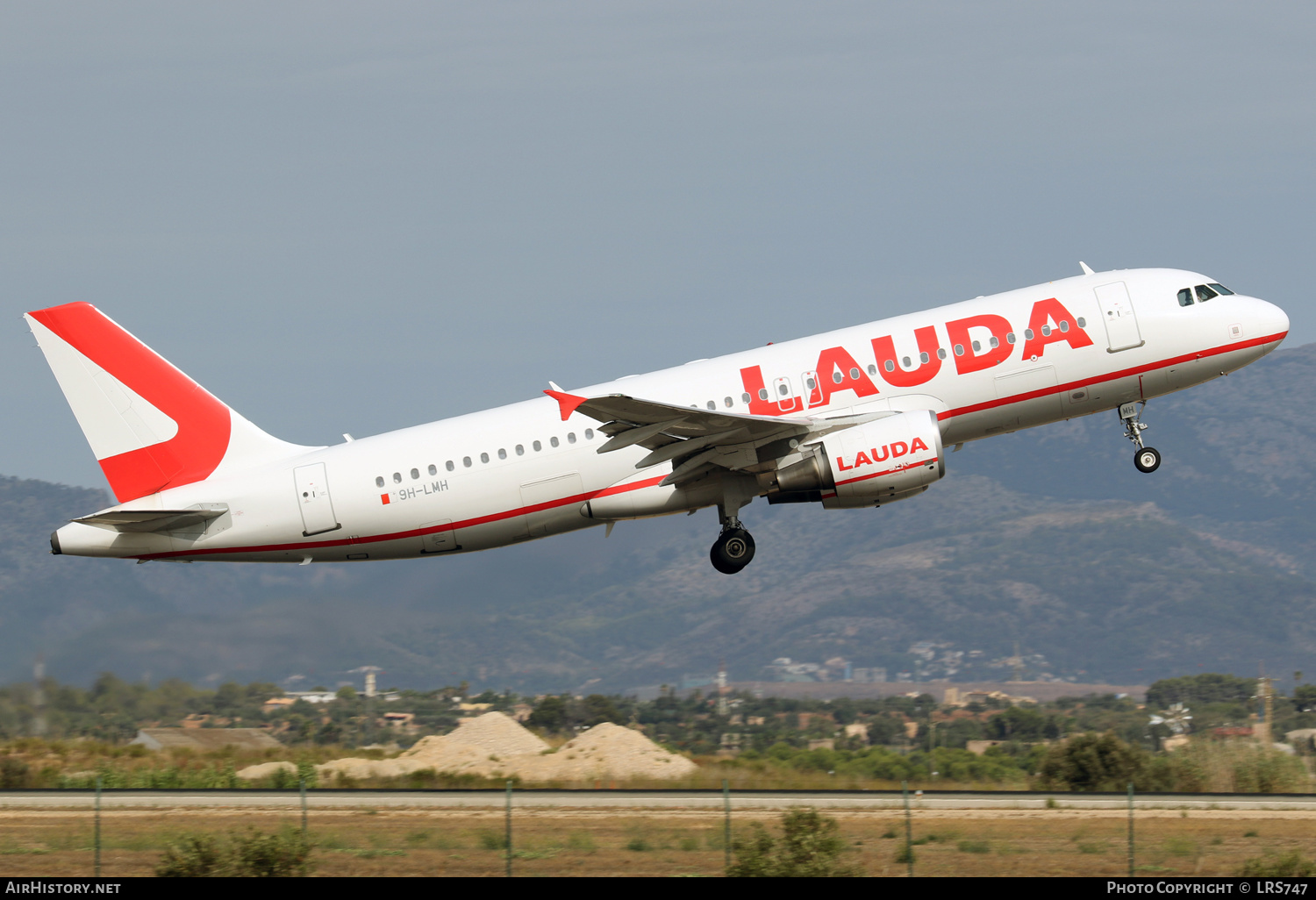 Aircraft Photo of 9H-LMH | Airbus A320-214 | Lauda | AirHistory.net #388431