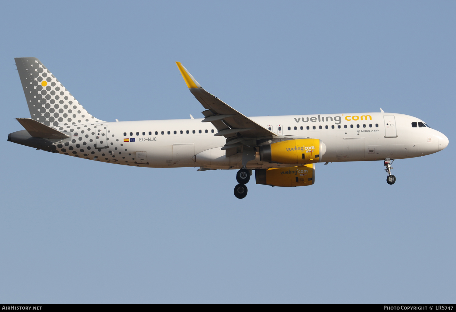 Aircraft Photo of EC-MJC | Airbus A320-232 | Vueling Airlines | AirHistory.net #388453