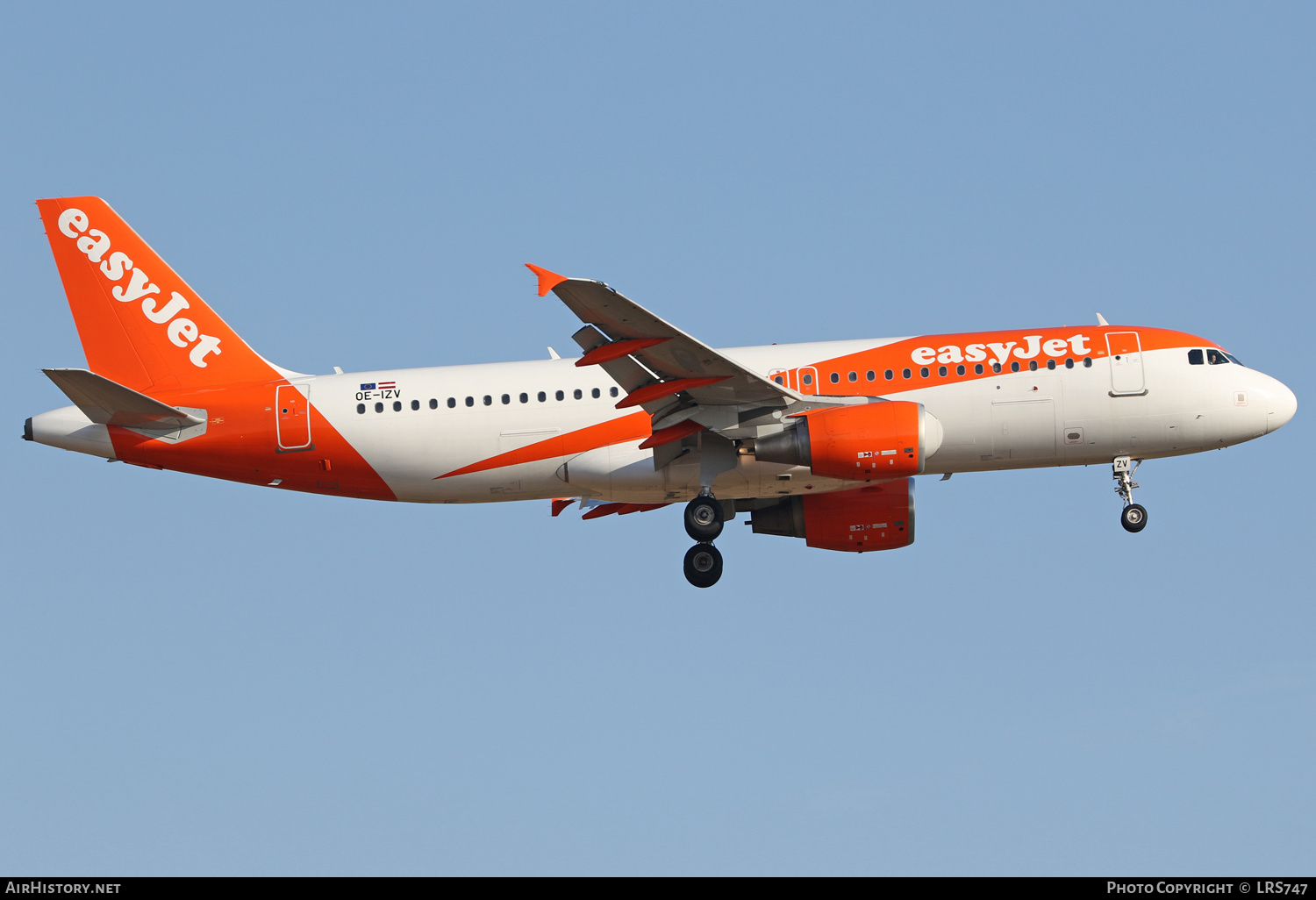Aircraft Photo of OE-IZV | Airbus A320-214 | EasyJet | AirHistory.net #388477