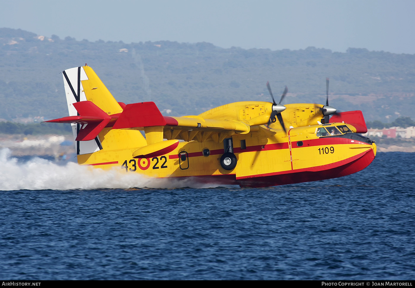 Aircraft Photo of UD.13-22 | Canadair CL-215T (CL-215-6B11) | Spain - Air Force | AirHistory.net #388501