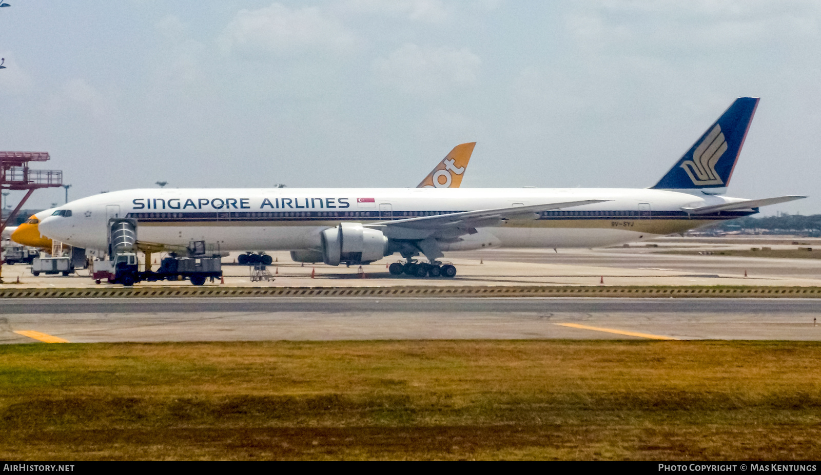 Aircraft Photo of 9V-SYJ | Boeing 777-312 | Singapore Airlines | AirHistory.net #388513