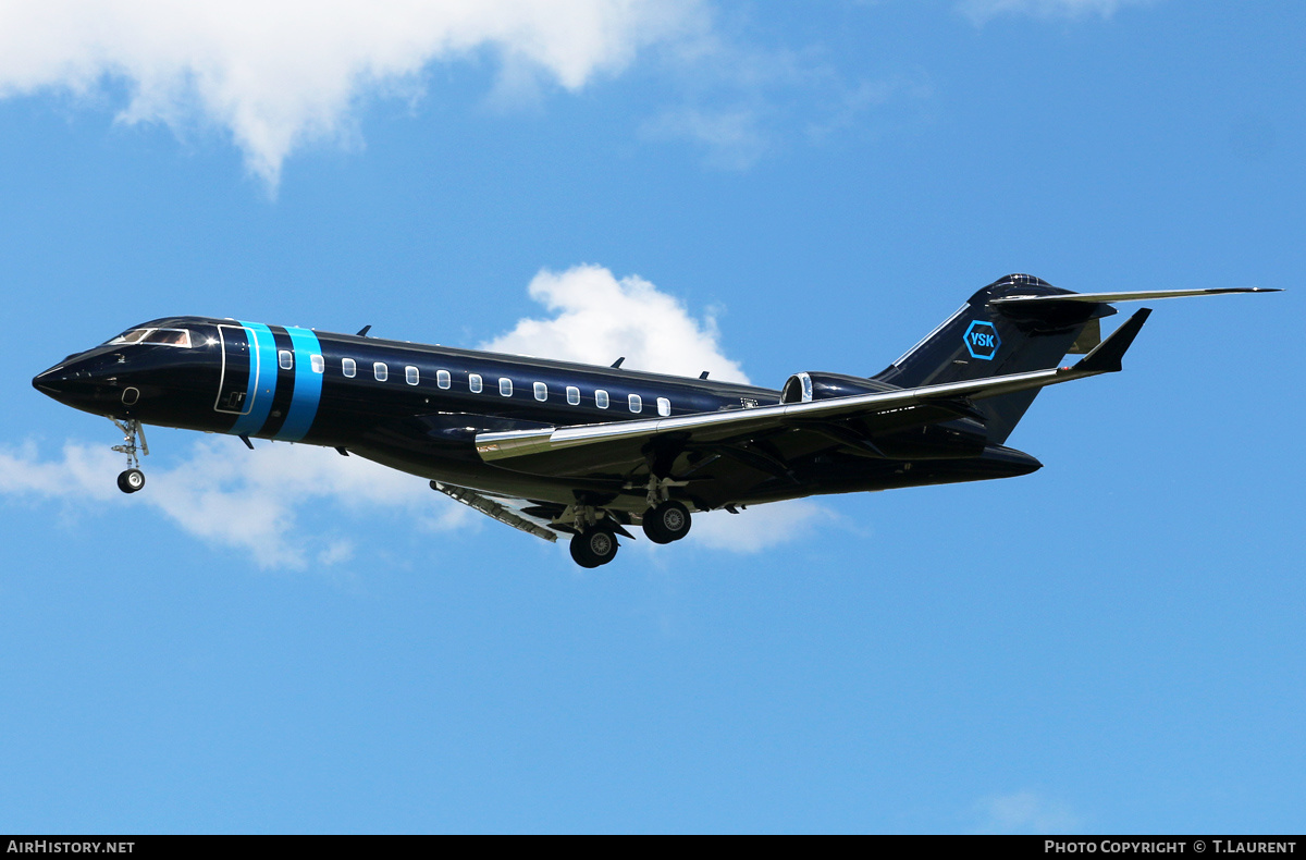 Aircraft Photo of N2020Q | Bombardier Global 6000 (BD-700-1A10) | AirHistory.net #388525