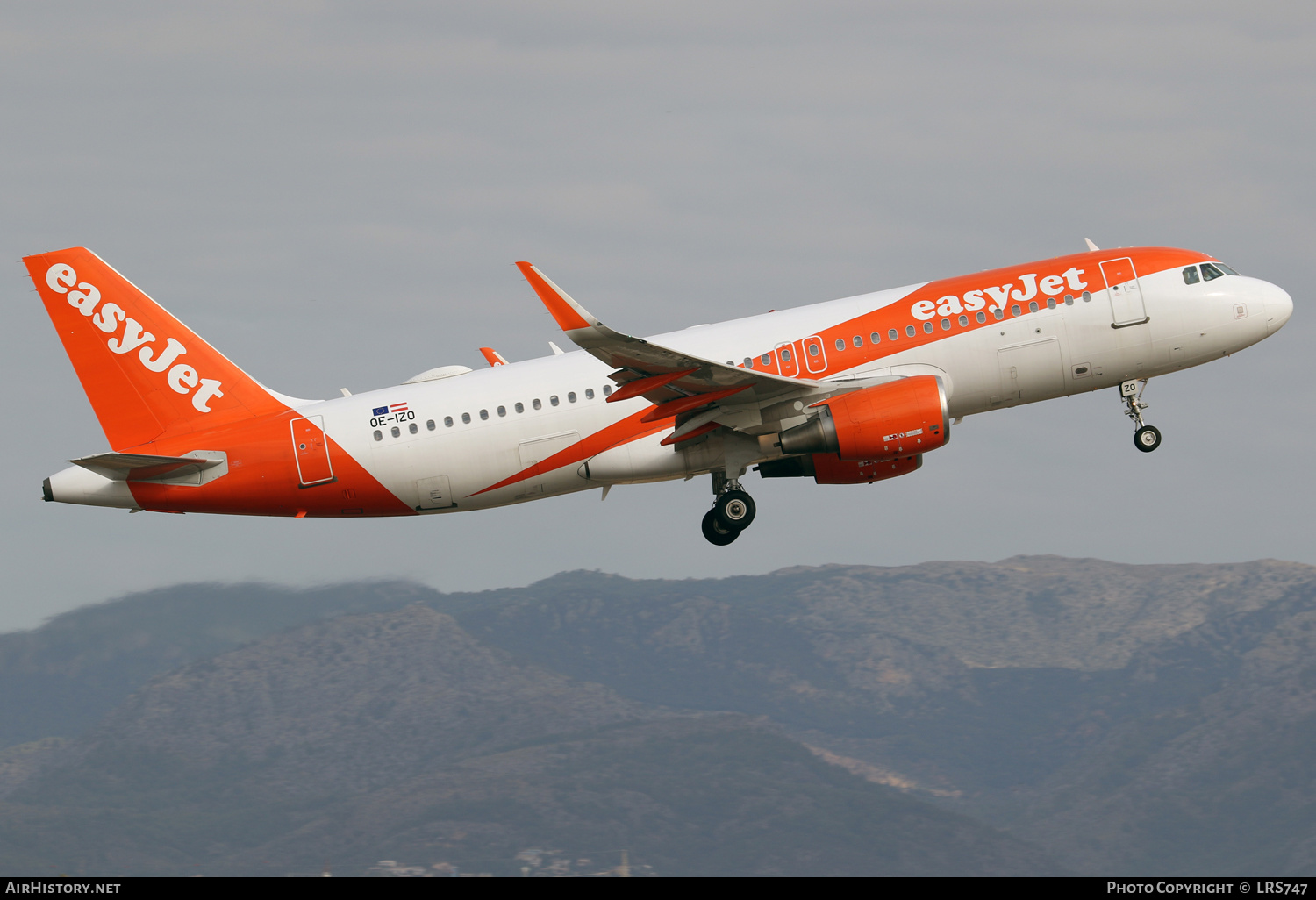 Aircraft Photo of OE-IZO | Airbus A320-214 | EasyJet | AirHistory.net #388531
