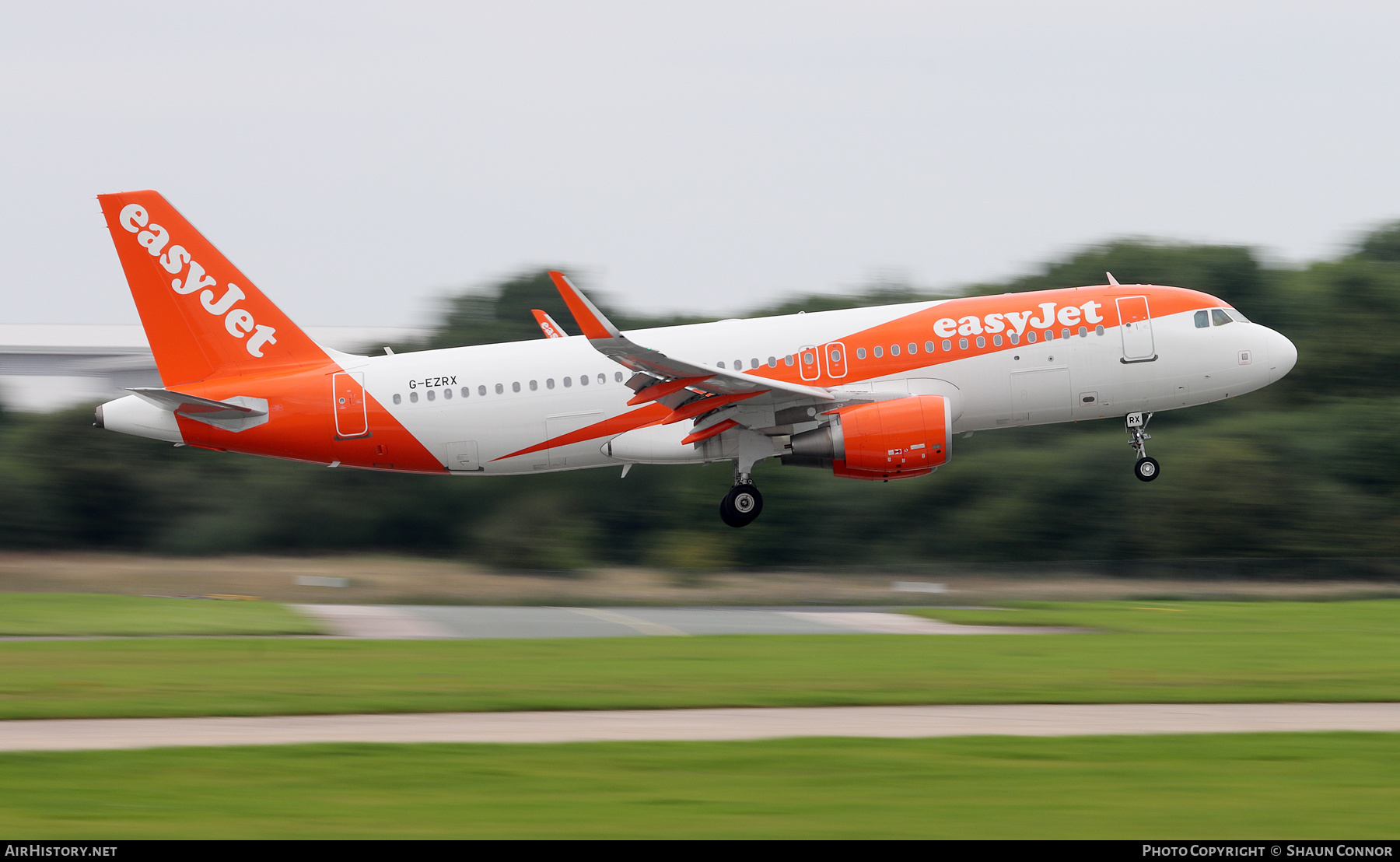 Aircraft Photo of G-EZRX | Airbus A320-214 | EasyJet | AirHistory.net #388544