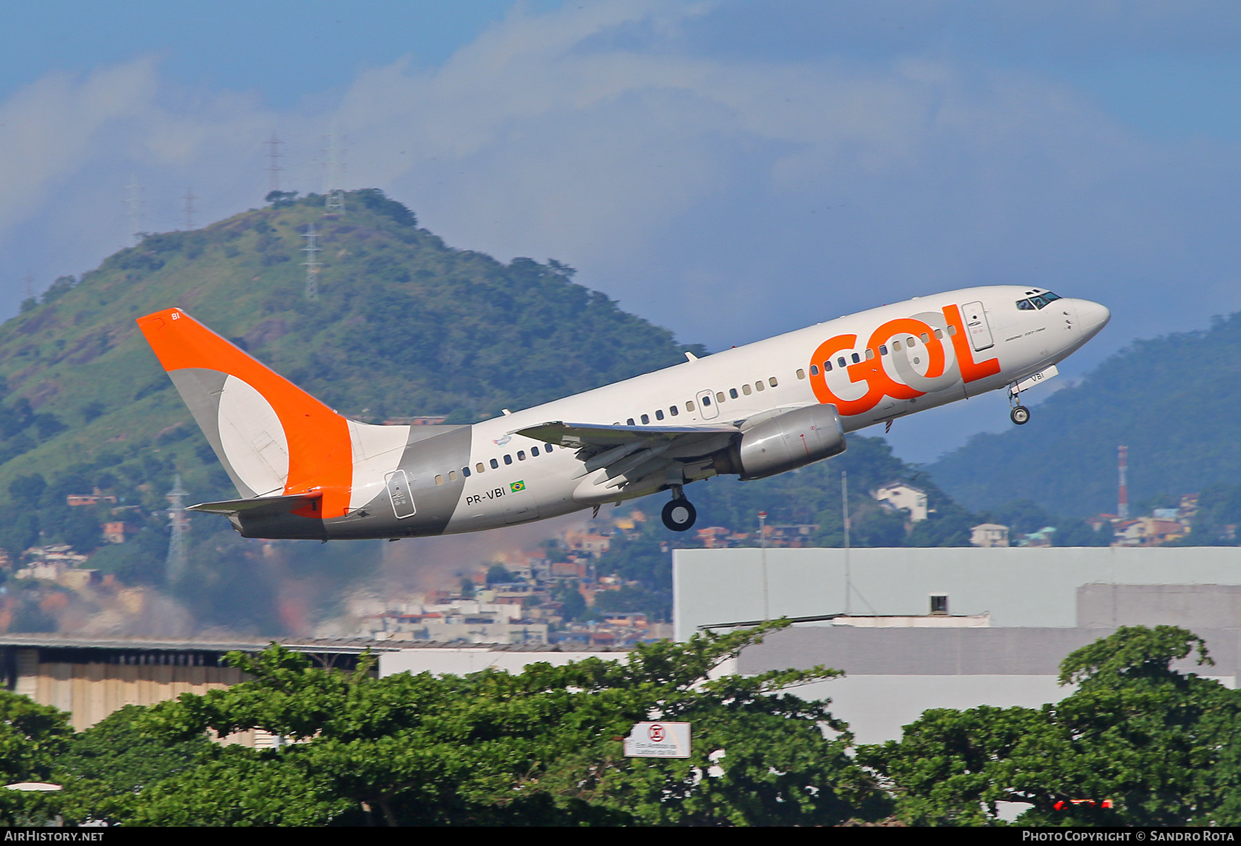 Aircraft Photo of PR-VBI | Boeing 737-73V | GOL Linhas Aéreas | AirHistory.net #388590