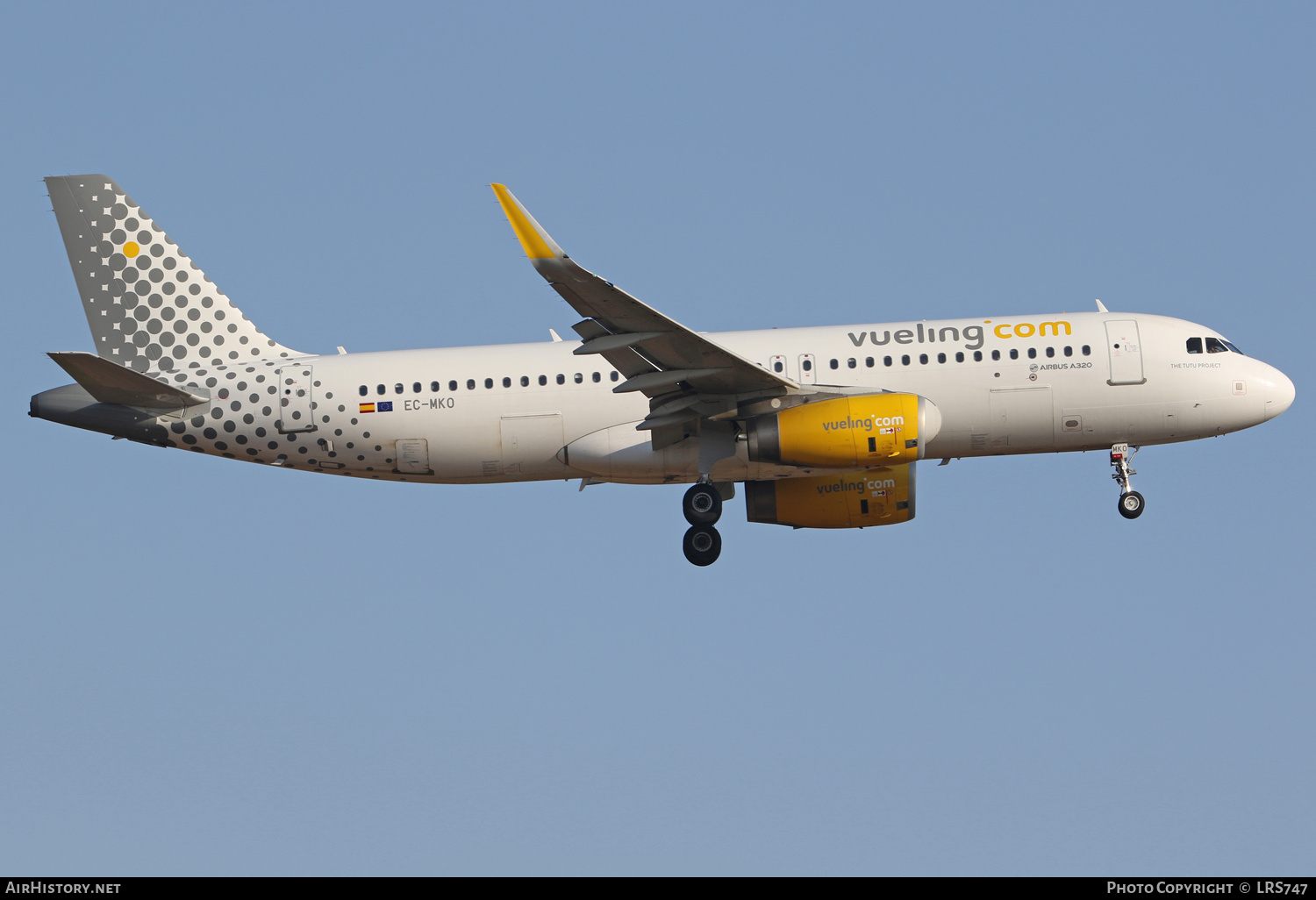 Aircraft Photo of EC-MKO | Airbus A320-232 | Vueling Airlines | AirHistory.net #388702
