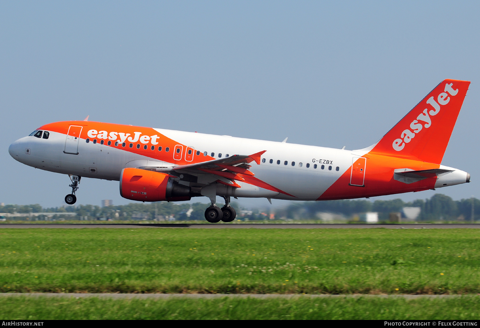 Aircraft Photo of G-EZBX | Airbus A319-111 | EasyJet | AirHistory.net #388703