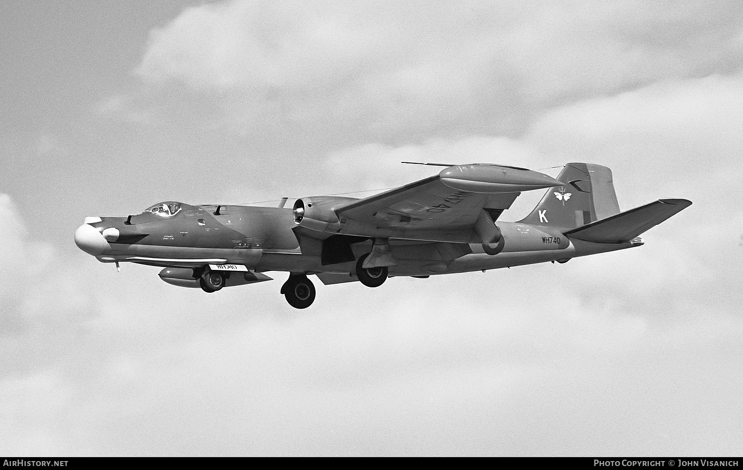 Aircraft Photo of WH740 | English Electric Canberra T17 | UK - Air Force | AirHistory.net #388890