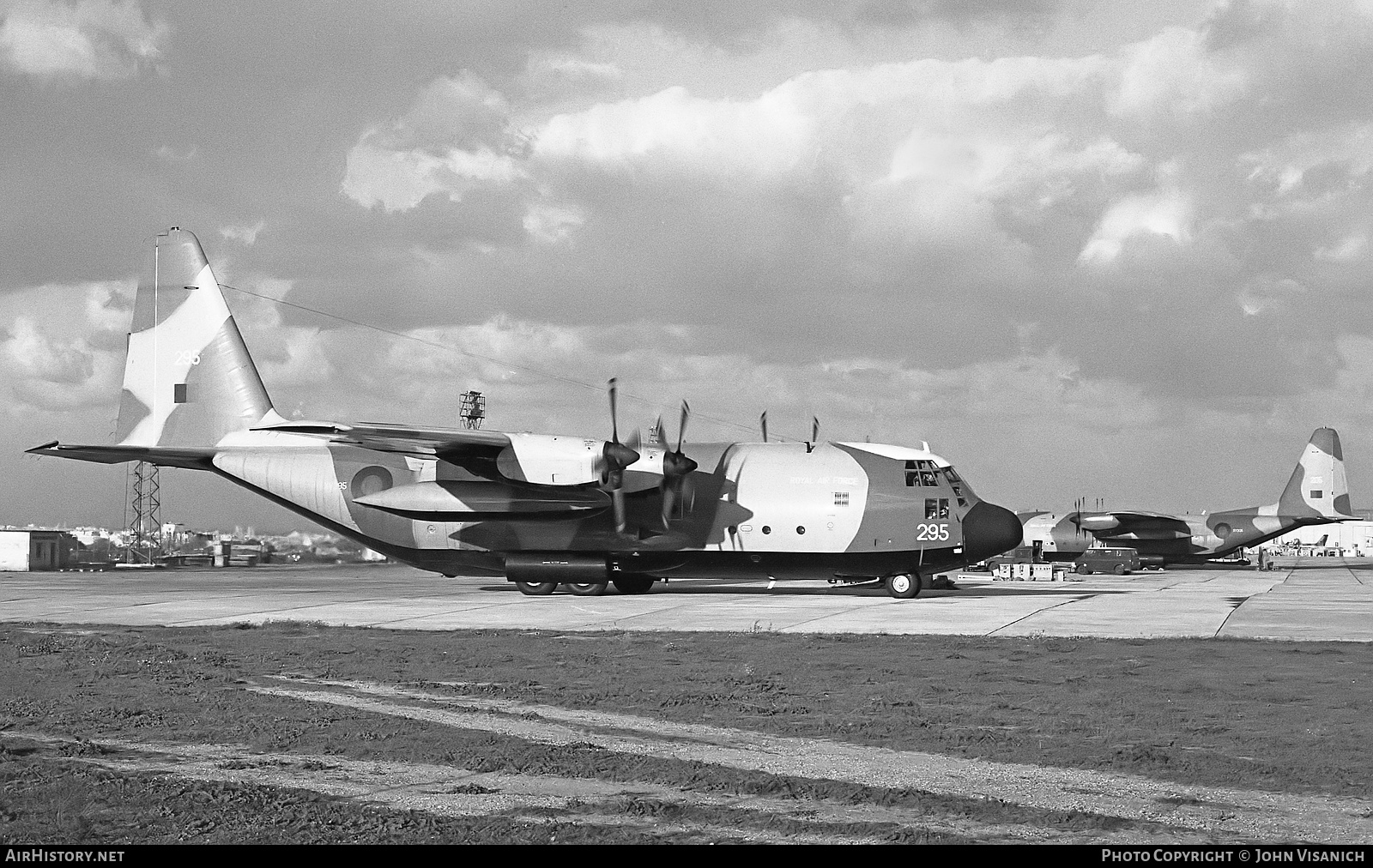 Aircraft Photo of XV295 | Lockheed C-130K Hercules C1P (L-382) | UK - Air Force | AirHistory.net #388894